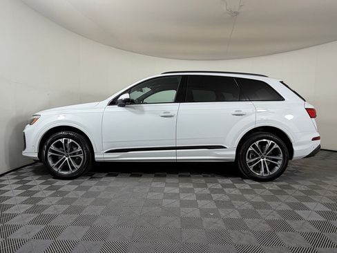 Used 2026 Audi Q7 2.0T Premium w/ Convenience Plus Package AWD/4WD image 2