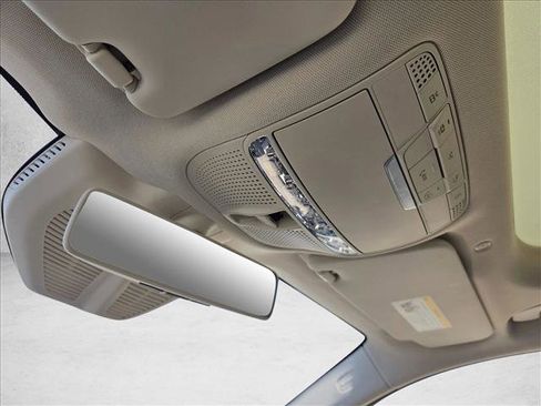 Used 2020 Mercedes-Benz GLC 350e 4MATIC image 21