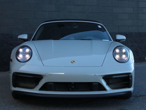 Certified 2022 Porsche 911 Targa 4S image 7
