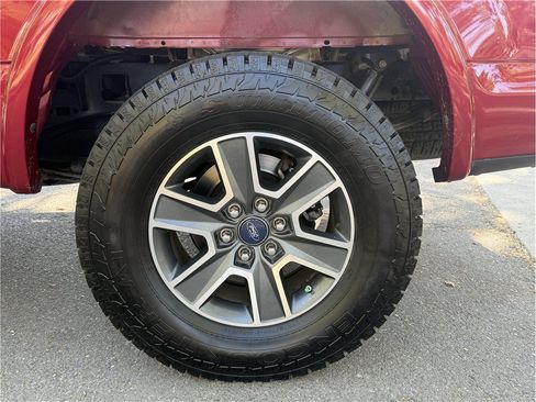 Used 2015 Ford F150 XLT w/ Equipment Group 302A Luxury AWD/4WD image 13