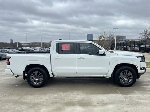 Certified 2025 Nissan Frontier SV w/ SV Convenience Package image 3