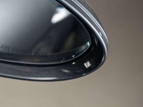 Used 2018 Porsche Panamera 4 image 36