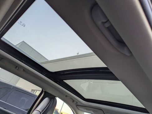 Used 2016 Jeep Cherokee Limited image 19