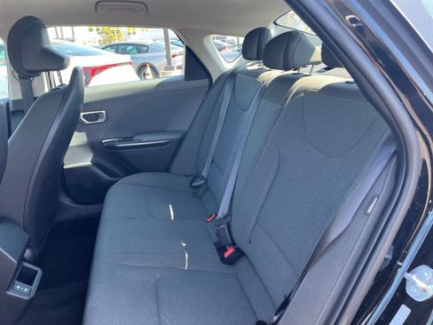 Used 2025 Kia K4 FWD image 25