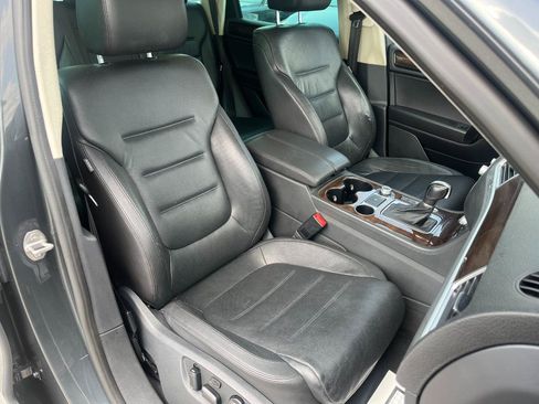 Used 2016 Volkswagen Touareg TDI AWD/4WD image 22