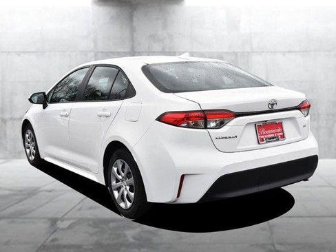 Used 2024 Toyota Corolla LE image 7