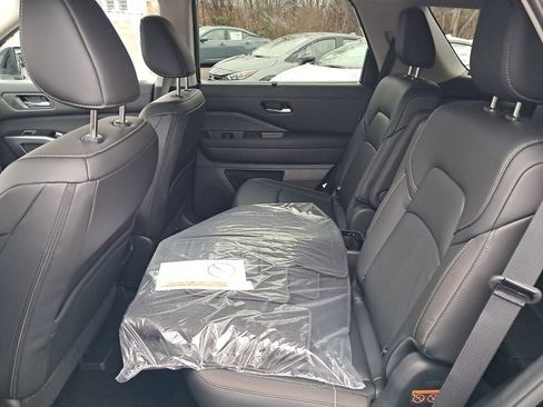 New 2025 Nissan Pathfinder SL w/ SL Premium Package image 26