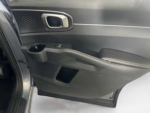 Used 2024 Kia Sorento S image 29