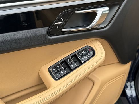 Used 2018 Porsche Macan image 28