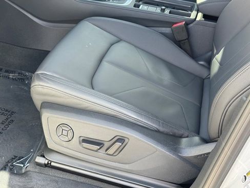 Certified 2025 Audi Q3 2.0T Premium Plus w/ Premium Plus Package image 24