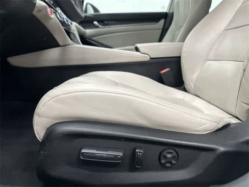 Certified 2019 Honda Accord Touring image 27