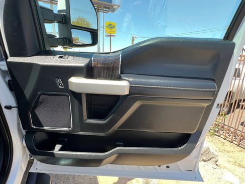 Used 2019 Ford F250 Lariat w/ Lariat Value Package AWD/4WD image 22