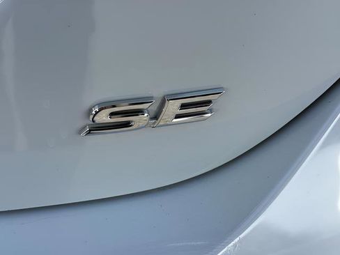 Used 2023 Toyota Camry SE FWD image 13