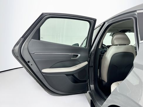 Used 2022 Hyundai Sonata Limited w/ Preferred Accessory Package image 27