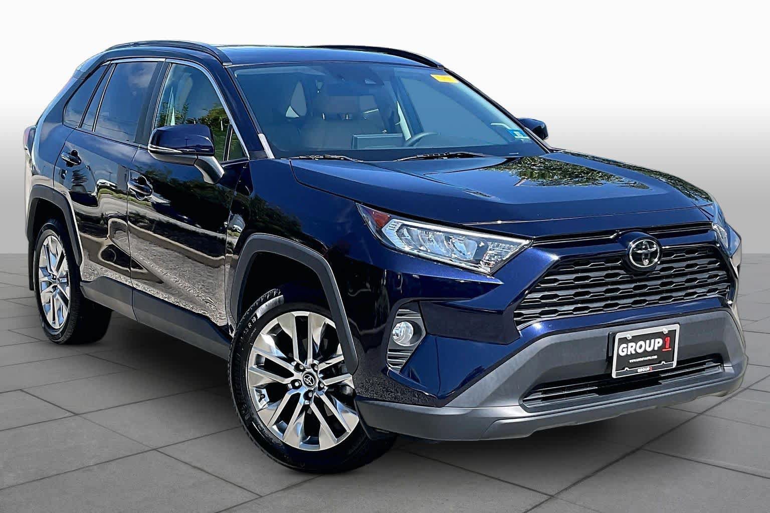 Used 2021 Toyota RAV4 XLE Premium AWD/4WD image 3