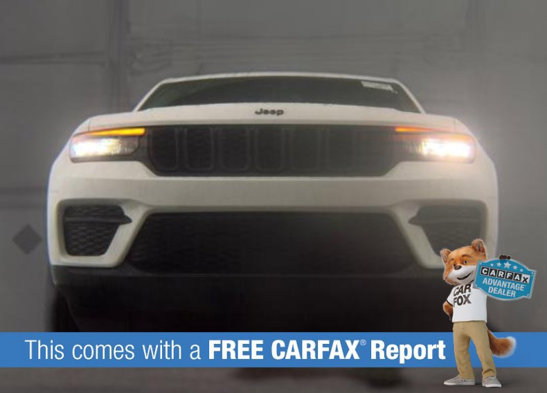 Used 2023 Jeep Grand Cherokee Altitude RWD image 3