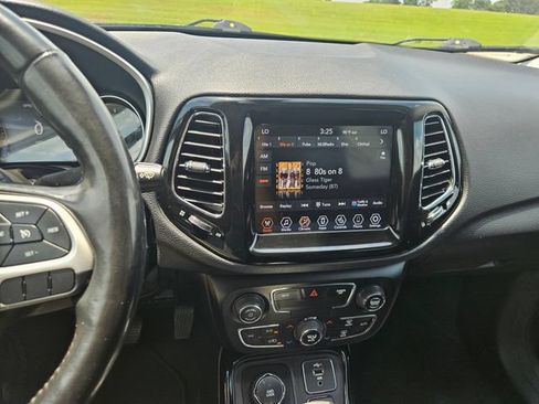Used 2020 Jeep Compass Limited AWD/4WD image 17