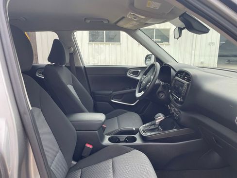 Used 2023 Kia Soul LX w/ Option Group 015 image 22