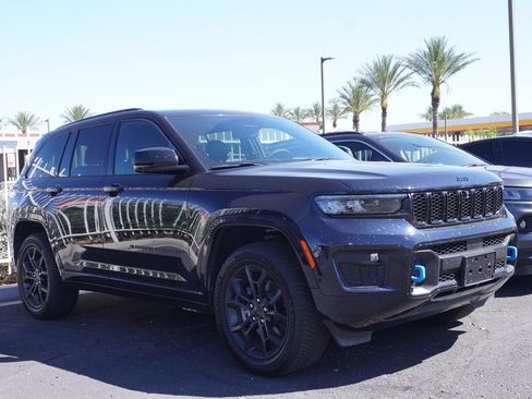 Used 2024 Jeep Grand Cherokee Limited 4xe image 3