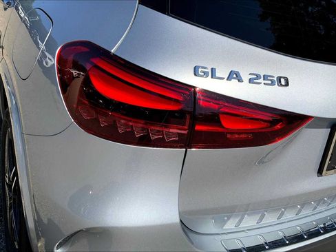 Certified 2026 Mercedes-Benz GLA 250 4MATIC image 18