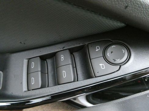 New 2027 Chevrolet Equinox LT FWD image 17