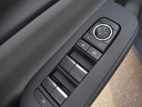 Used 2023 Toyota Prius XLE image 19