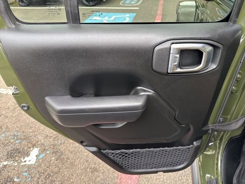 Used 2023 Jeep Gladiator Willys image 26