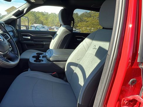 Used 2024 RAM 2500 Big Horn w/ Bed Utility Group image 17