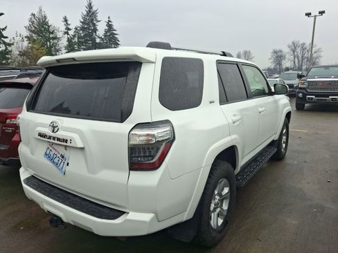 Used 2020 Toyota 4Runner SR5 image 6