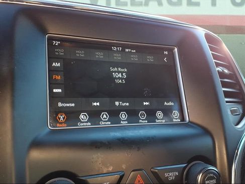 Used 2021 Jeep Grand Cherokee Laredo image 10