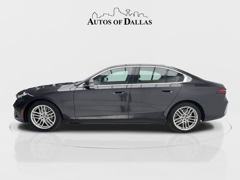 Used 2024 BMW 530i w/ Premium Package RWD image 7
