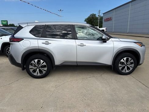 Used 2022 Nissan Rogue SV AWD/4WD image 8