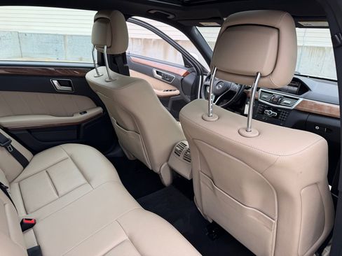Used 2013 Mercedes-Benz E 350 Sedan image 19