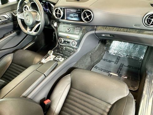 Used 2017 Mercedes-Benz SL 550 image 27