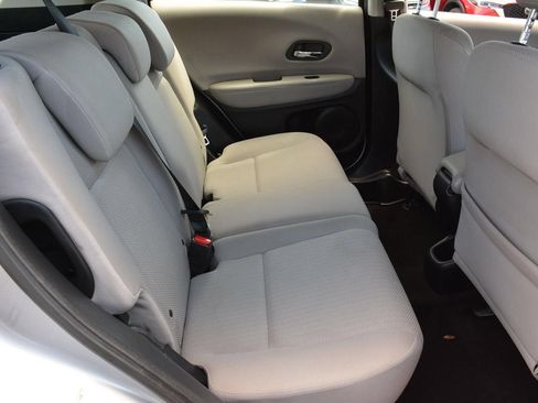 Used 2018 Honda HR-V LX image 17