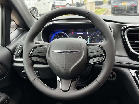 New 2026 Chrysler Pacifica Select w/ S Appearance Package AWD/4WD image 19