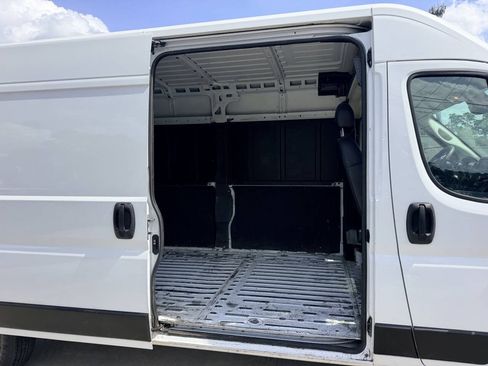 Used 2023 RAM ProMaster 2500 FWD image 11