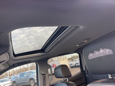 Used 2017 Chevrolet Silverado 1500 High Country image 28