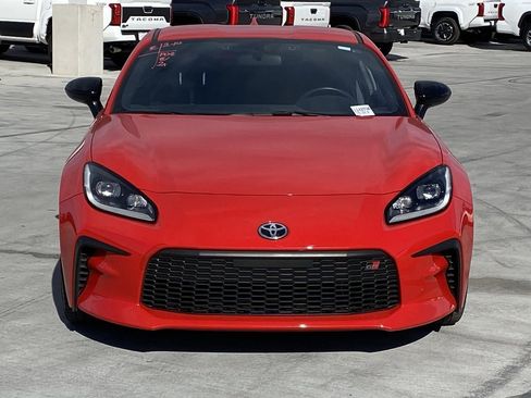 Used 2024 Toyota GR86 Premium image 2