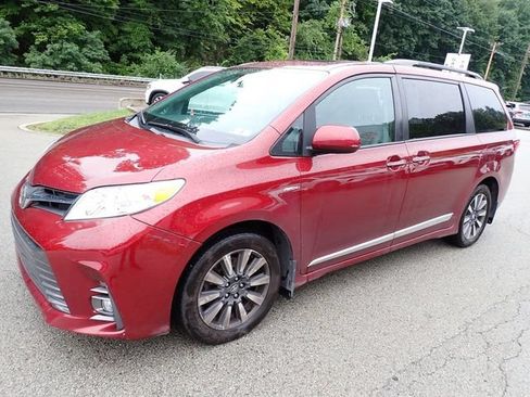 Certified 2020 Toyota Sienna XLE AWD/4WD image 7