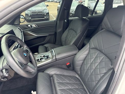 Certified 2025 BMW X5 xDrive40i w/ M Sport Package AWD/4WD image 13