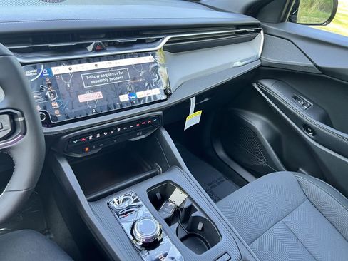 New 2026 Jeep Cherokee Laredo AWD/4WD image 12