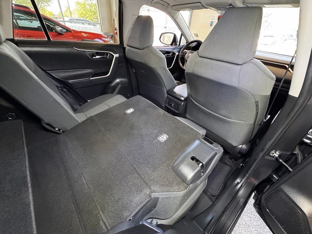 Certified 2021 Toyota RAV4 XLE w/ Convenience Package AWD/4WD image 57