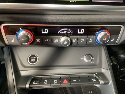 Certified 2025 Audi Q3 2.0T Premium w/ Convenience Package image 24