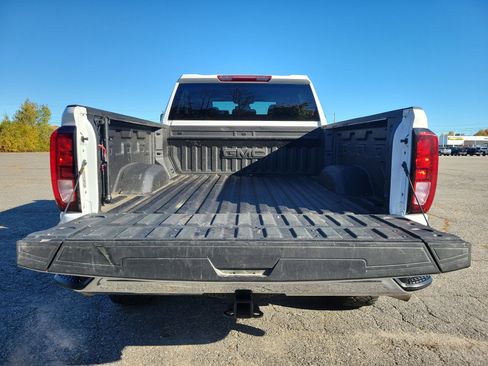 Used 2024 GMC Sierra 2500 SLE w/ SLE Value Package; image 17