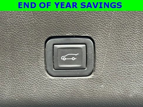 Used 2023 Chevrolet Traverse High Country image 19