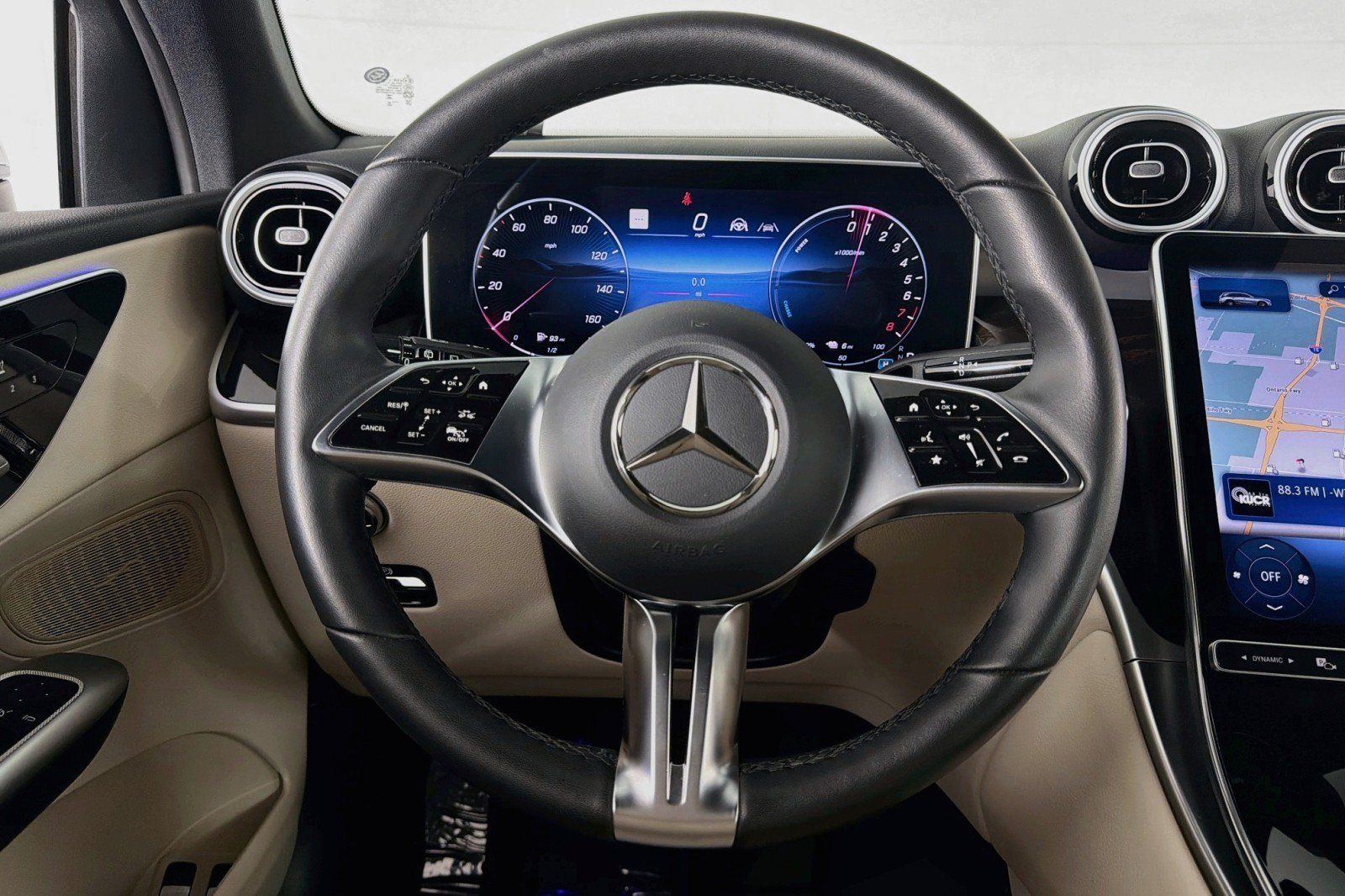 Used 2025 Mercedes-Benz GLC 350e 4MATIC w/ Driver Assistance Package image 19