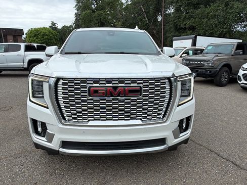 Used 2021 GMC Yukon Denali w/ Denali Ultimate Package AWD/4WD image 2