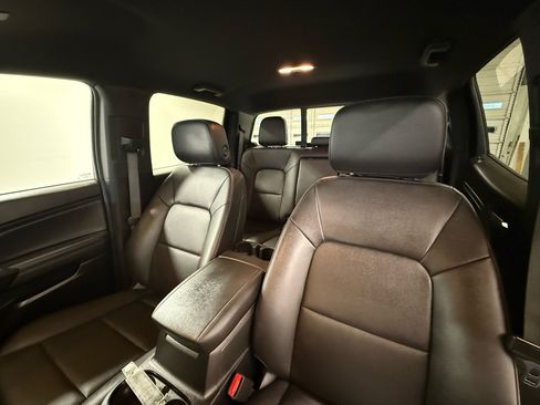 Used 2023 Chevrolet Colorado LT w/ LT Convenience Package III image 13