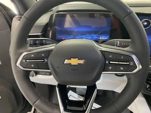New 2025 Chevrolet Suburban Premier AWD/4WD image 9
